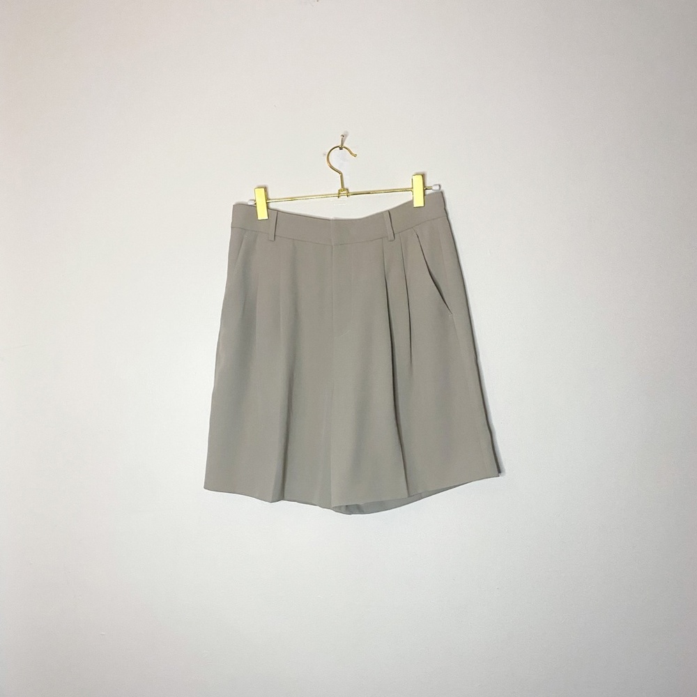 Carlos Campos x Fabrique, Limited Edition Wrinkle-Resistant Taupe-Grey Shorts